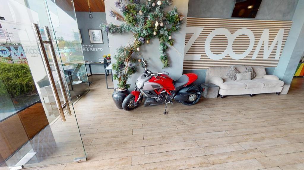 Zoom Dharmahusada Hotel Surabaja Exteriér fotografie